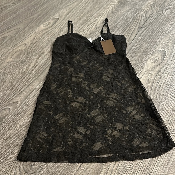 Black Lace Dress - Picture 4 of 4